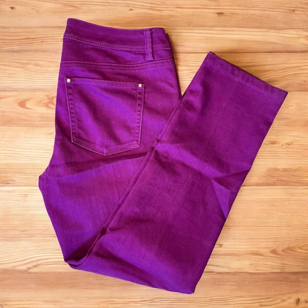 White House Black Market Dark Pink Pants or Jeans Size 4 Blanc